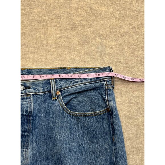 Levi's 501 Button Fly Straight Leg Medium Wash Men's Denim Jeans 38 X 34 Classic - Picture 8 of 10